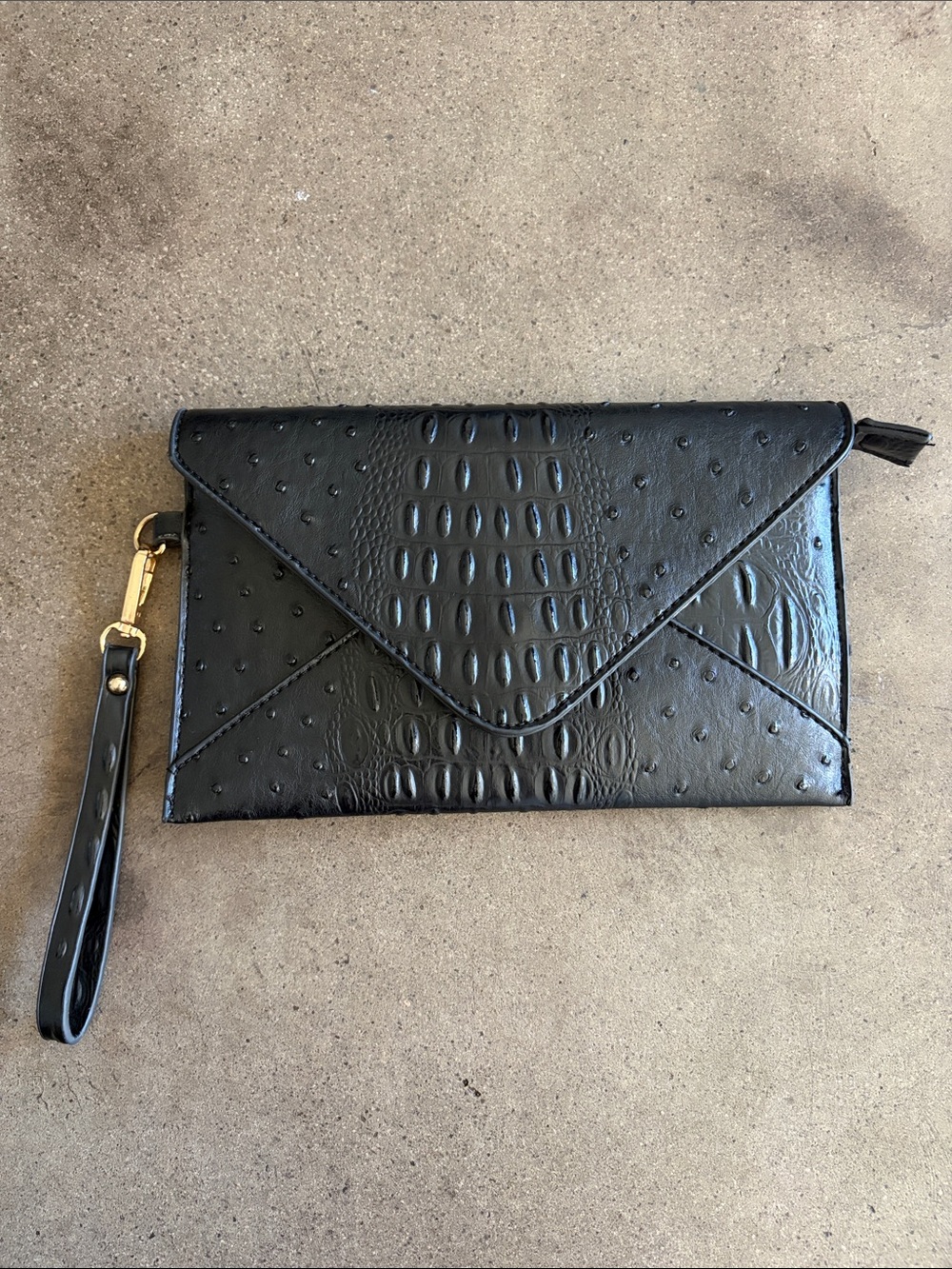 Black Croc-Embossed Wristlet Clutch - Unbranded